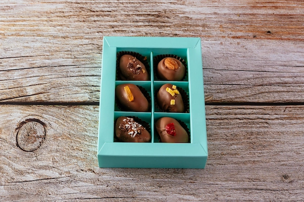 1. ide hampers Lebaran buatan sendiri Kurma dan Cokelat