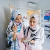 two-women-in-white-hijab-veils-1078741-scaled-1